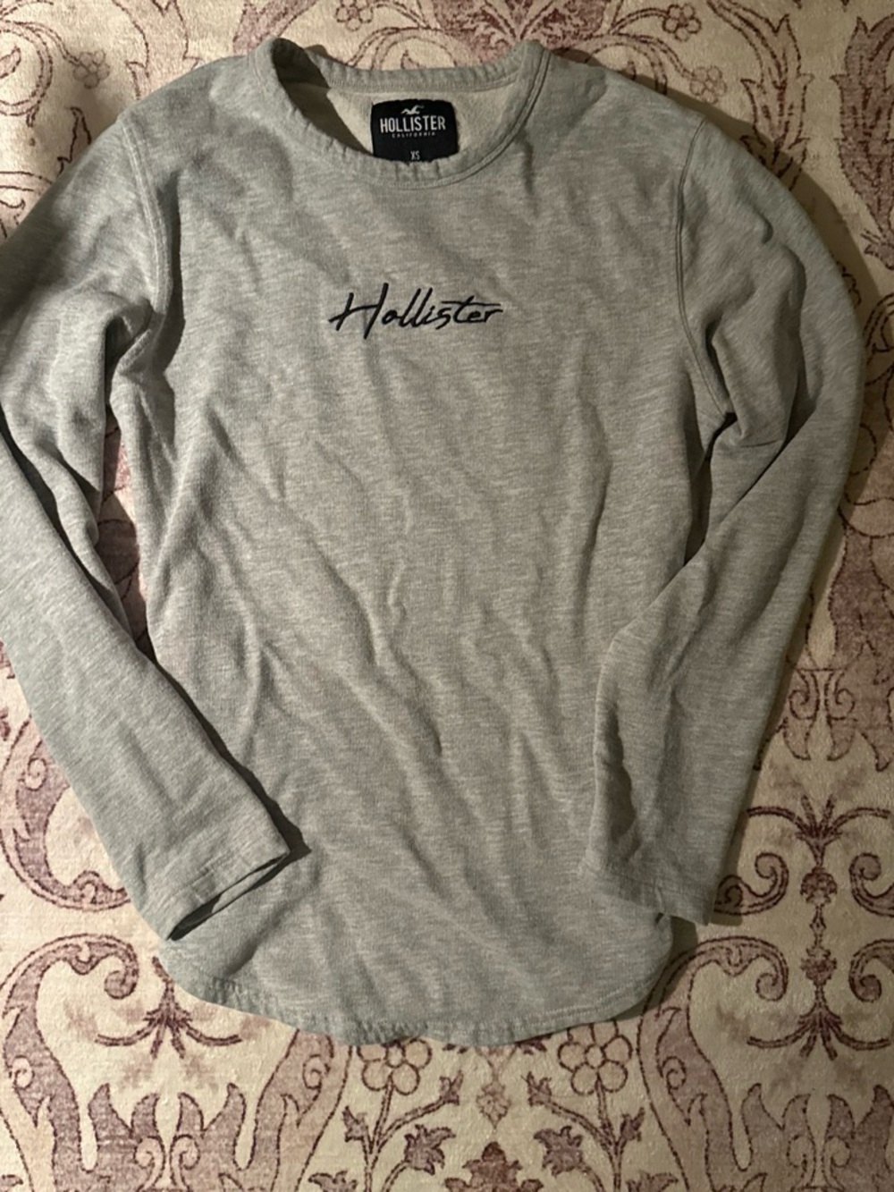 Hollister Light Gray Long-Sleeve Crewneck Sweatshirt with Dark Script